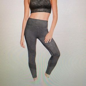 PINK Seamless Workout Leggings